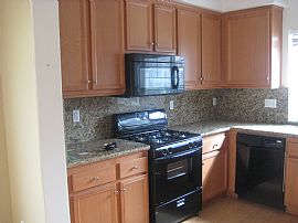 4br - Very Clean, Two Story Home with Manicured Lawn and Parks in Riverside, CA (Photo 5 of 5)