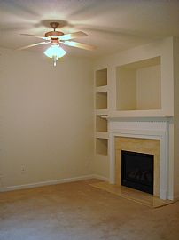 Beautiful Spacious Townhome Move in Today in Jonesboro, GA (Photo 2 of 5)
