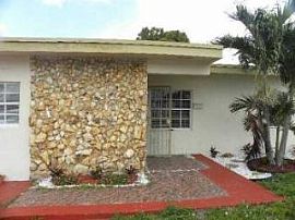 Br/2ba Single Family House - Miami Gardens in Miami, FL (Photo 11 of 12)