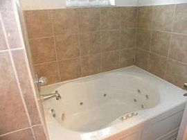 Br/2ba Single Family House - Miami Gardens in Miami, FL (Photo 9 of 12)