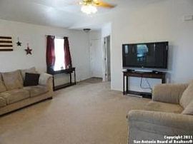 3br/2ba Single Family House - San Antonio in San Antonio, TX (Photo 3 of 12)