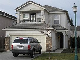 Nice 2 Story 4 Bedroom 2.5 Bath Single Family Home in Stockton, CA