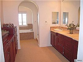 Spacious Home For Rent in Irvine, CA (Photo 7 of 9)