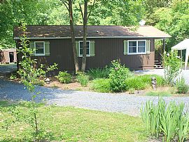 3 Bedroom Home on Shenandoah River in Maurertown, VA (Photo 3 of 12)
