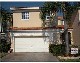 Stunning Forest Lakes Townhouse in Kendall, Miami. in Miami, FL