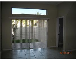 Stunning Forest Lakes Townhouse in Kendall, Miami. in Miami, FL (Photo 4 of 12)