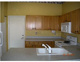 Stunning Forest Lakes Townhouse in Kendall, Miami. in Miami, FL (Photo 5 of 12)