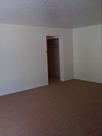 Quiet Cove Apts (2 Bdr) in East Cleveland, OH (Photo 6 of 6)