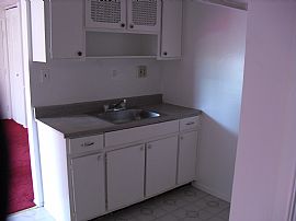 Euclid Emerald Apts (2 Bdr) in East Cleveland, OH (Photo 2 of 5)