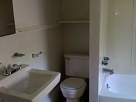 Castlerock Apts (truly Unique 1 Bdr) in East Cleveland, OH (Photo 3 of 6)