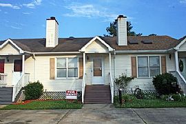 Lovely 2bd 1bth Townhome in Quiet Historic Neighborhood  in Portsmouth, VA