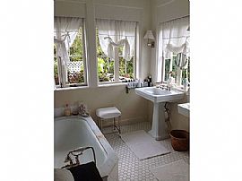 This Spacious 4bd 4.5bth Home in Santa Barbara, CA (Photo 7 of 7)