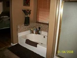 3br/2ba Single Family House - Phoenix in Phoenix, AZ (Photo 6 of 11)