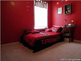 4 Bedrooms 2 Bathrooms Single Family Residential in Louisville, KY (Photo 11 of 12)