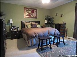 4 Bedrooms 2 Bathrooms Single Family Residential in Louisville, KY (Photo 12 of 12)