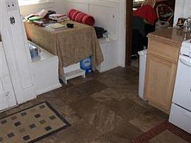 3 Bedrooms 1 Bathrooms Single Family Residential in Janesville, WI (Photo 11 of 12)