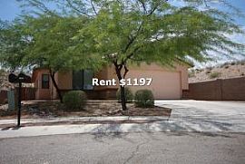 Partially Furnished Beautiful Corner Lot 3 Bedroom in Great Loc in Tucson, AZ