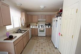 Partially Furnished Beautiful Corner Lot 3 Bedroom in Great Loc in Tucson, AZ (Photo 2 of 9)