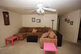 Partially Furnished Beautiful Corner Lot 3 Bedroom in Great Loc in Tucson, AZ (Photo 4 of 9)