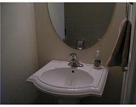 Furnished Beautiful 3bedrooms 2 Full, 1 Partialbathrooms	 in Savannah, GA (Photo 4 of 12)