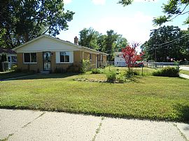 Beautiful 3 Bedroom Home in Madison Heights, MI