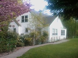 Beautiful Spacious Kirkland Home For Rent in Kirkland, WA