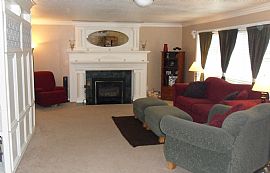 Beautiful Spacious Kirkland Home For Rent in Kirkland, WA (Photo 4 of 7)