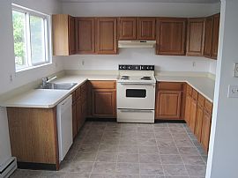 Beautiful Condo For Rent  in Stratford, CT (Photo 2 of 8)
