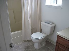 Beautiful Condo For Rent  in Stratford, CT (Photo 5 of 8)