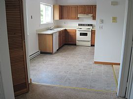 Beautiful Condo For Rent  in Stratford, CT (Photo 6 of 8)