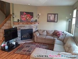 Amazing 3br/3bh Townhouse in Little Canada, MN (Photo 2 of 5)