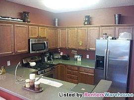 Amazing 3br/3bh Townhouse in Little Canada, MN (Photo 4 of 5)