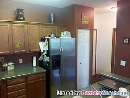 Amazing 3br/3bh Townhouse in Little Canada, MN (Photo 5 of 5)