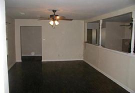 Fabulous Single Family Home in a Prime Waldorf Location in Waldorf, MD (Photo 3 of 8)