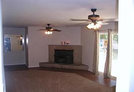 Fabulous Single Family Home in a Prime Waldorf Location in Waldorf, MD (Photo 4 of 8)