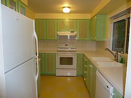 Single House 3 Bedroom Plus Bonus Room in Kent Wa in Kent, WA (Photo 2 of 4)