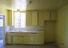 Great 2 Bedroom Home. For Rent Now in Los Angeles, CA (Photo 4 of 4)