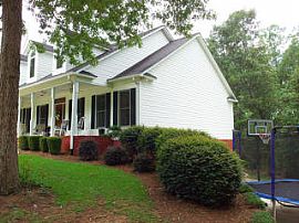 5 Bedroom/ 4.5 Bath - Finished Basement - Pool - Great For Larg in Talladega, AL (Photo 2 of 9)