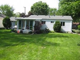 3 Br, 1 Bath House - Updated Troy Ranch on 3/4 Acre Lot 2936 Wi in Troy, MI (Photo 10 of 10)