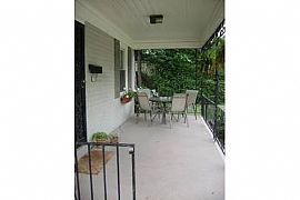 Adorable Home on Great Size Corner Lot in Memphis, TN (Photo 4 of 12)