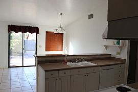 Must Not Miss Single Family Residence 2 Bd / 2.0 Ba in Sierra Vista, AZ (Photo 4 of 12)