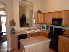 3bed/2bath Single Family Gorgeous Home in Gilbert, AZ (Photo 4 of 12)