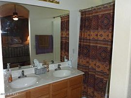 3bed/2bath Single Family Gorgeous Home in Gilbert, AZ (Photo 9 of 12)