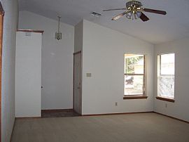 Wonderful Duplex Unit!  Close to Downtown! in Lawton, OK (Photo 3 of 11)