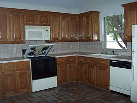 Wonderful Duplex Unit!  Close to Downtown! in Lawton, OK (Photo 4 of 11)