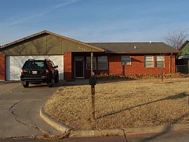 Nice Home in Lee West in Lawton, OK