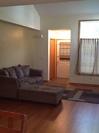 Beautiful 3bd Town House, Corner Unit, Great Location, Remodled in Spring Lake Park, MN (Photo 3 of 9)