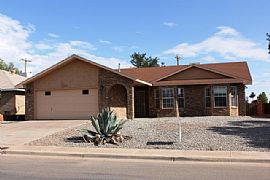 Beautiful Single Family Home - Move in Ready! in Alamogordo, NM