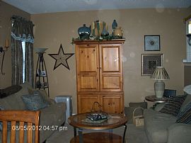 Well Kept 2 Bedroom Home in Blackberry Knoll in Oswego, IL (Photo 3 of 12)