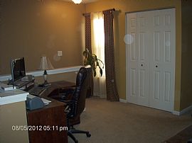 Well Kept 2 Bedroom Home in Blackberry Knoll in Oswego, IL (Photo 8 of 12)